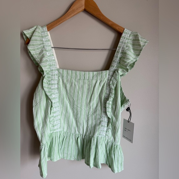 Jopna Tops - NWT Green Striped Ruffle-Sleeve Top Shirt Cropped‎ Size Large